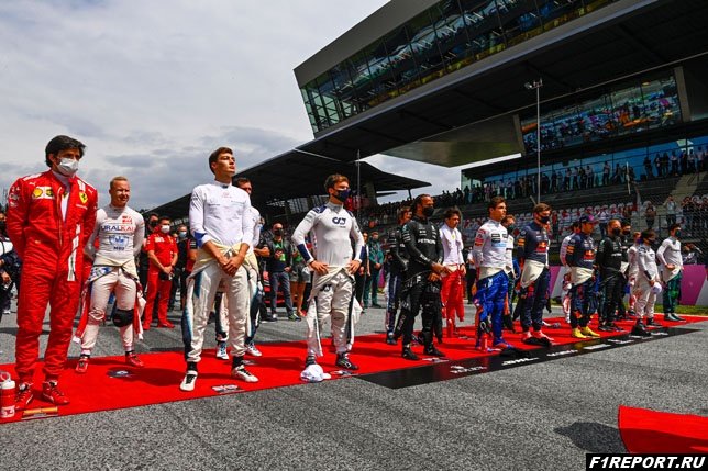 Гонщики Формулы-1 составили рейтинг 10 самых лучших пилотов сезона-2022