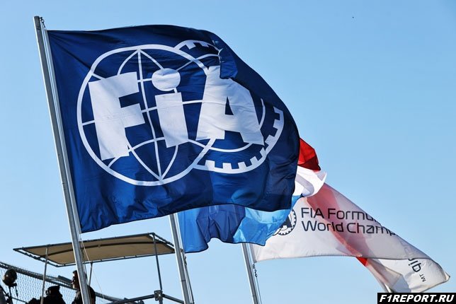 FIA сняла ограничения на общение гонщиков Формулы-1 с руководителями по радио