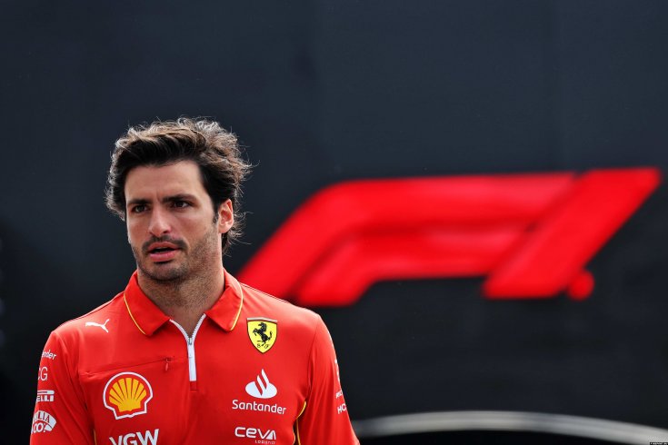 Карлос Сайнс о своем уходе из Ferrari: Команда просто освободила место для Льюиса Хэмилтона