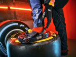 Превью новости: Red Bull и Crocs выпустили совместную коллекцию обуви в гоночном стиле