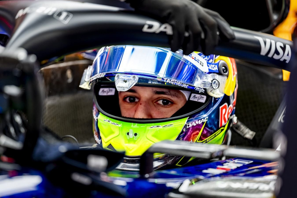 sebasten-buemi-hadzhar-otlichno-spravlyaetsya-s-ponimaniem-mashiny